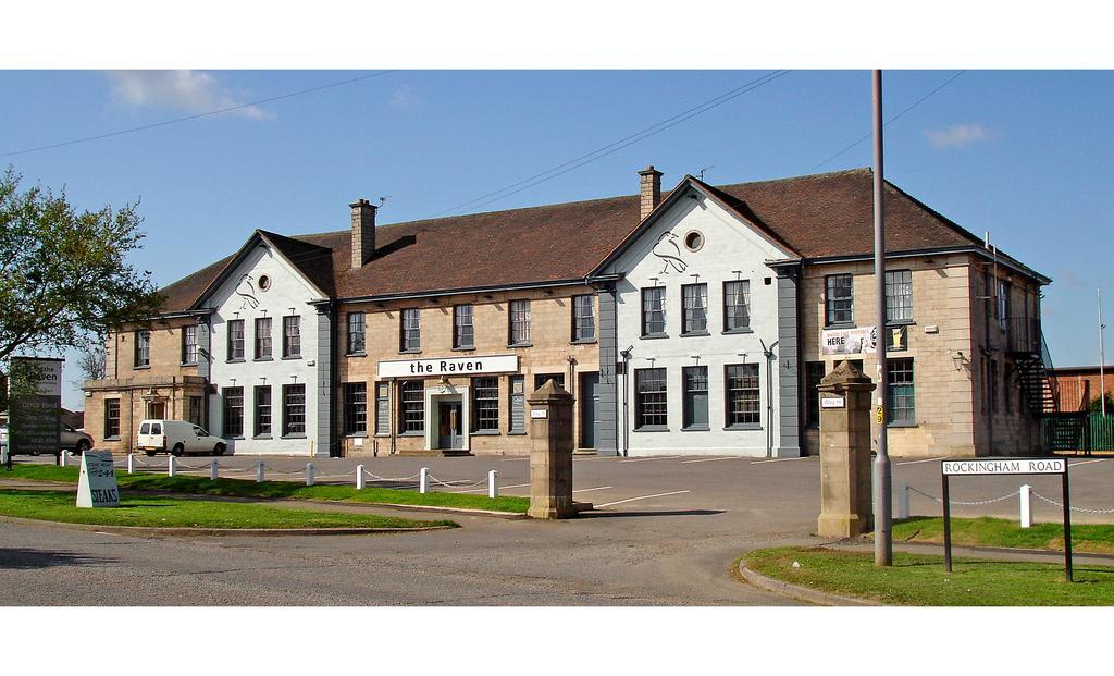 The Raven Hotel Corby Dış mekan fotoğraf