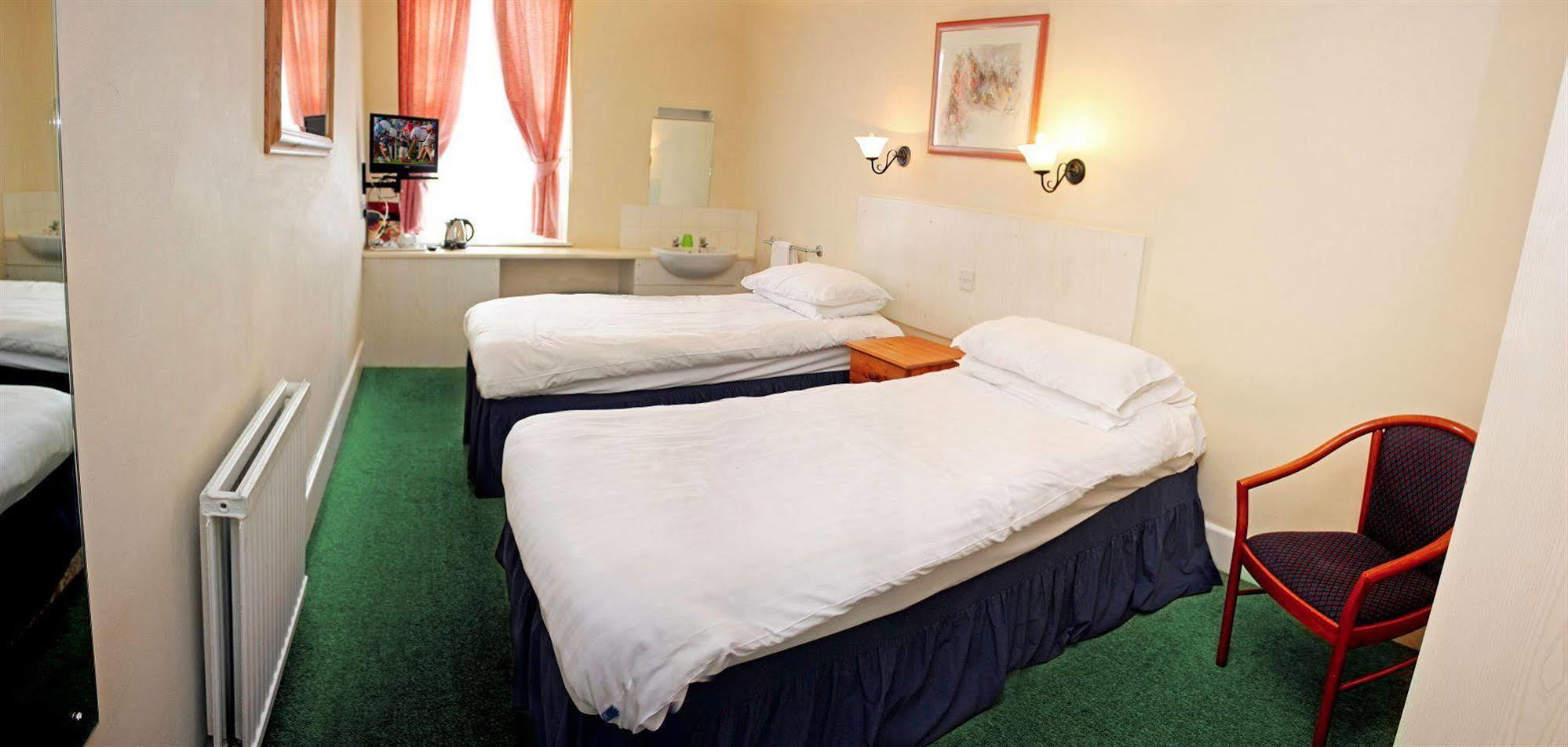 The Raven Hotel Corby Dış mekan fotoğraf